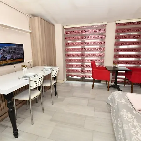 Katre Aparthotel *